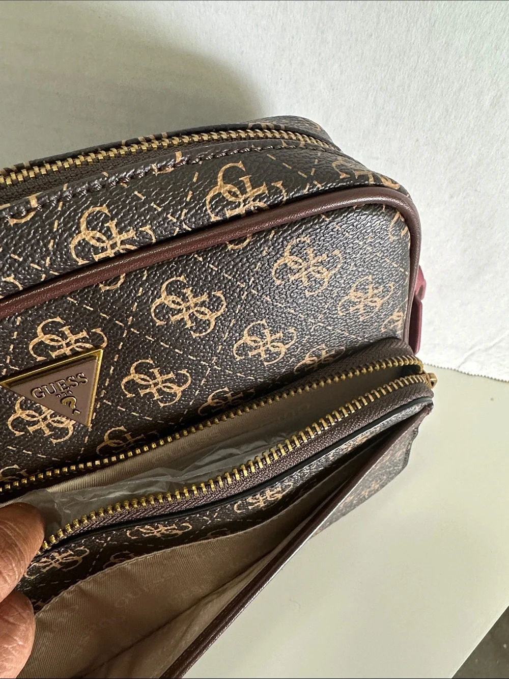 Guess new brown